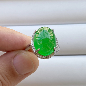 天然冰种玉髓冰透翠色绿玛瑙戒指