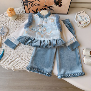 女童新中式国风加绒套装2026秋冬儿童盘扣马甲打底衫阔腿裤三件套