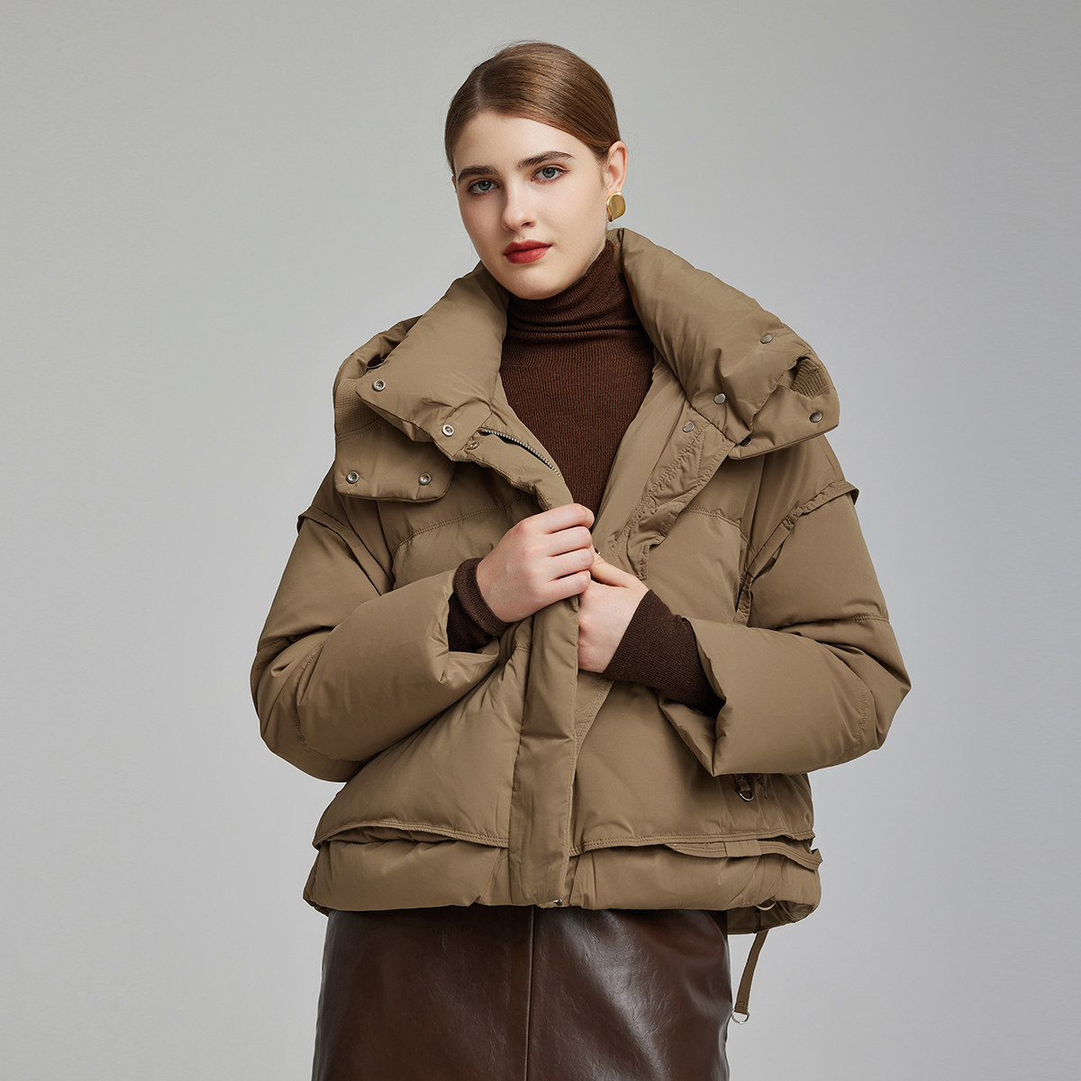 斯尔丽短款连帽羽绒服