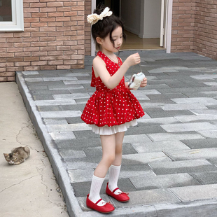 女童海边沙滩红色连衣裙夏季2026新款儿童超好看度假风裙子吊带裙