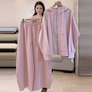 亮钻运动套装连帽外套休闲裤胖mm2026春季新款显瘦宽松大码女装潮