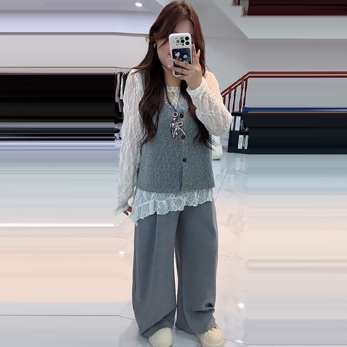 针织马甲蕾丝上衣糯米弯刀裤女潮