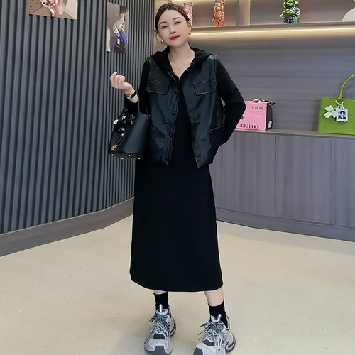 连帽卫衣裙连衣裙皮马甲女马夹套装胖mm2026秋季显瘦宽松大码女装