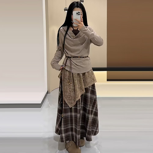 个性长袖拼接上衣格子半身裙套装