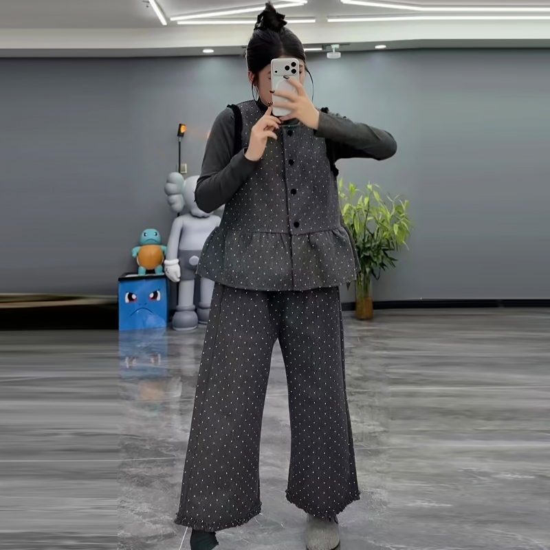 甜美波点毛呢马甲花边裤打底衫潮