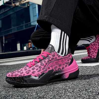 利刃5实战碰撞有响篮球鞋