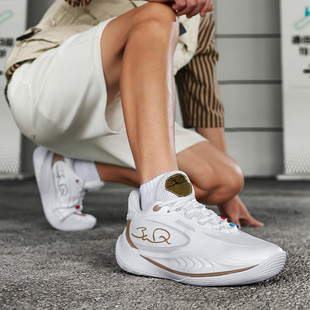 新款韦德篮球鞋男实战减震轻量回弹防滑耐磨青少年学生专业运动鞋