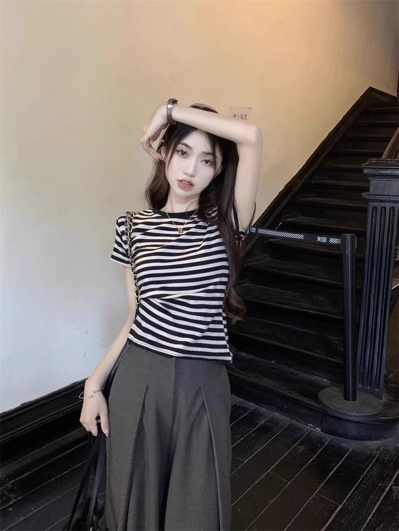 黑白条纹短袖T恤女夏季2026新款爆款正肩体恤修身半袖短款上衣服