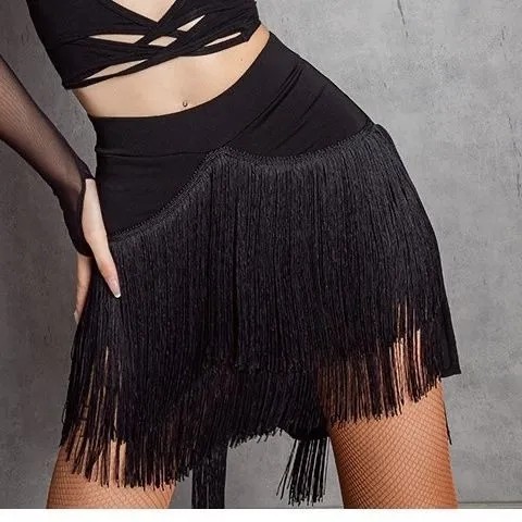新款拉丁舞练功服成人女专业舞服套装不规则流苏裙子摩登