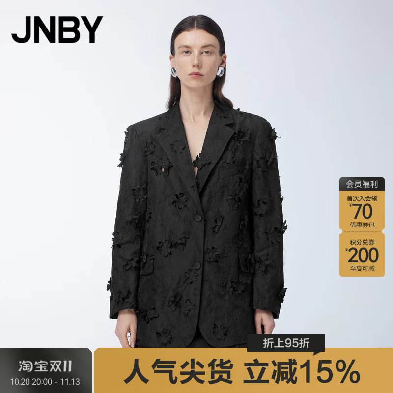 JNBY/江南布衣春季女装西装混纺切割立体图形花卉翻驳领宽松西服