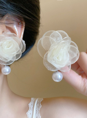 超仙白色雪纺花朵耳环女2025年新款爆款高级感耳钉海边度假风耳饰