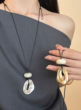 2025新爆款不规则吊坠长款项链女小众高级感气质锁骨链毛衣链配饰