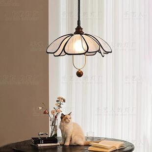 法式奶油风餐厅吊灯高级感艺术花瓣灯北欧简约客厅中古风卧室主灯