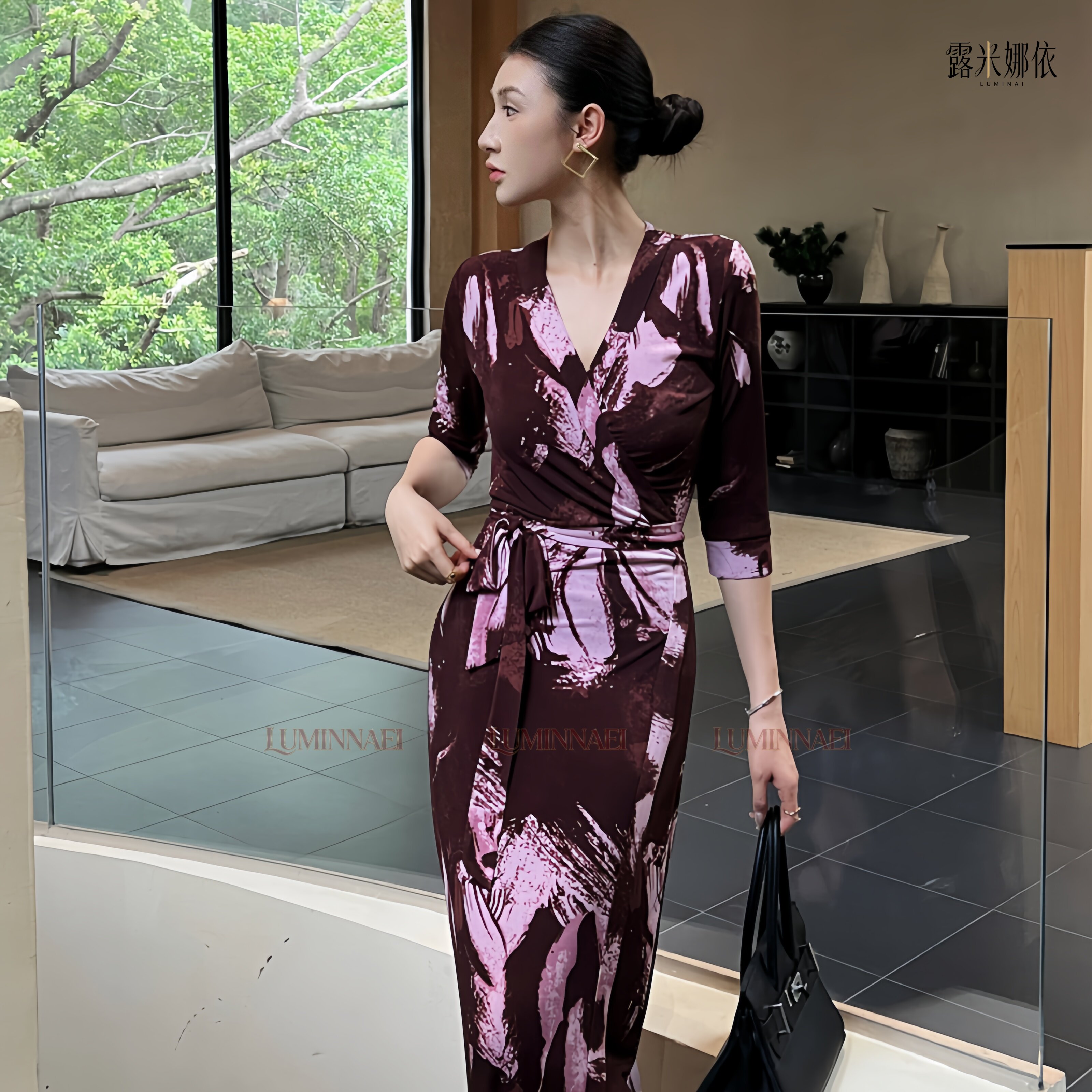 【LUMINNAEI 】藕粉晕染裹身裙2026轻奢高级感印花一片式连衣裙女