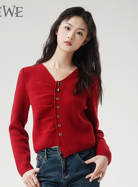 WEWE/唯唯冬季新品女装个性设计V领单排心形扣不规则下摆开衫