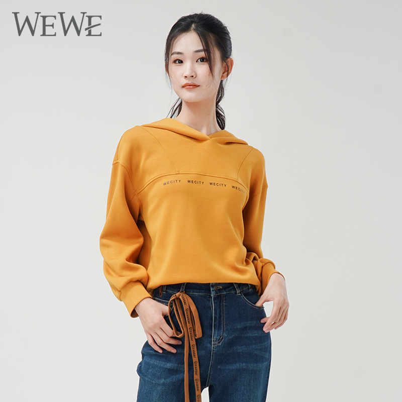 WEWE/唯唯2023秋季新款女士连帽卫衣时尚字母印花长袖套头衫