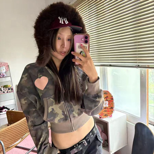 美式迷彩风爱心短款开衫外套女连帽拉链卫衣青年