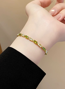 Doro朵兰の「方形锆石」绿色几何手链女轻奢小众精致闺蜜手饰新款