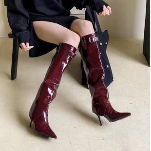2025欧美风尖头高跟漆皮亮面皮带扣高筒不过膝长靴骑士靴女马丁靴