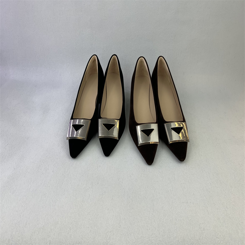 推荐倒三角金属扣超级舒服羊皮反绒防滑鞋底女高跟鞋单鞋上班鞋女