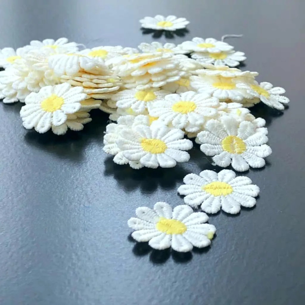 宽2.5cm刺绣花朵雏菊小雏菊小花补丁贴衣服装饰扎包帽檐扇框材料