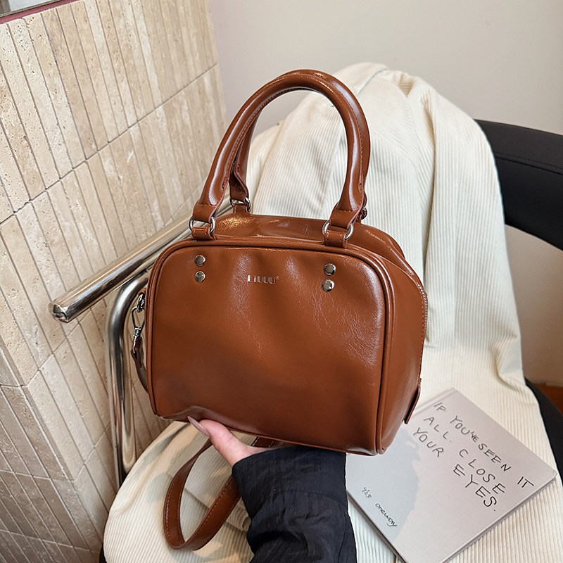 高级感小众手提包包女2026新款复古百搭软皮单肩包通勤日常斜挎包,箱包皮具/热销女包/男包,邮差包,淘宝优惠券,粉丝福利购,淘宝优惠卷