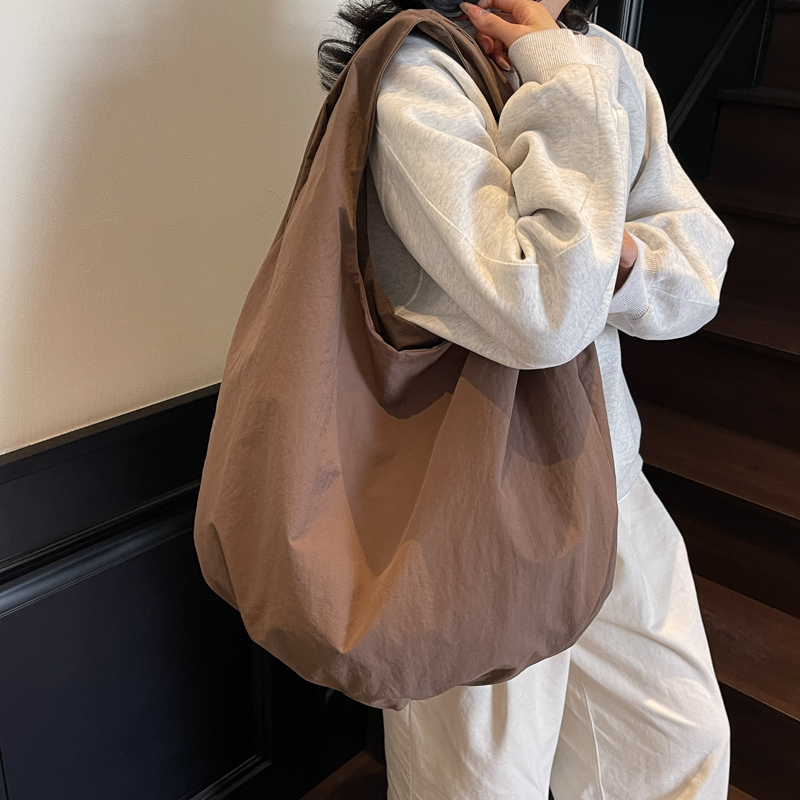 大容量包包女式2025新款简约纯色慵懒风单肩包休闲通勤托特包布袋