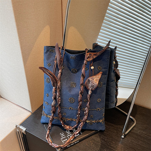 休闲复古牛仔包包女2026新款 松弛感通勤单肩包大容量巨好看托特包