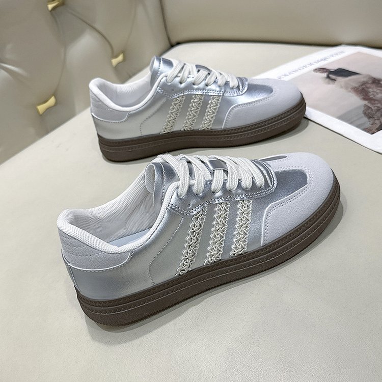 2025春秋新款百搭女平底板鞋厚底休闲学生运动鞋小众轻便单鞋