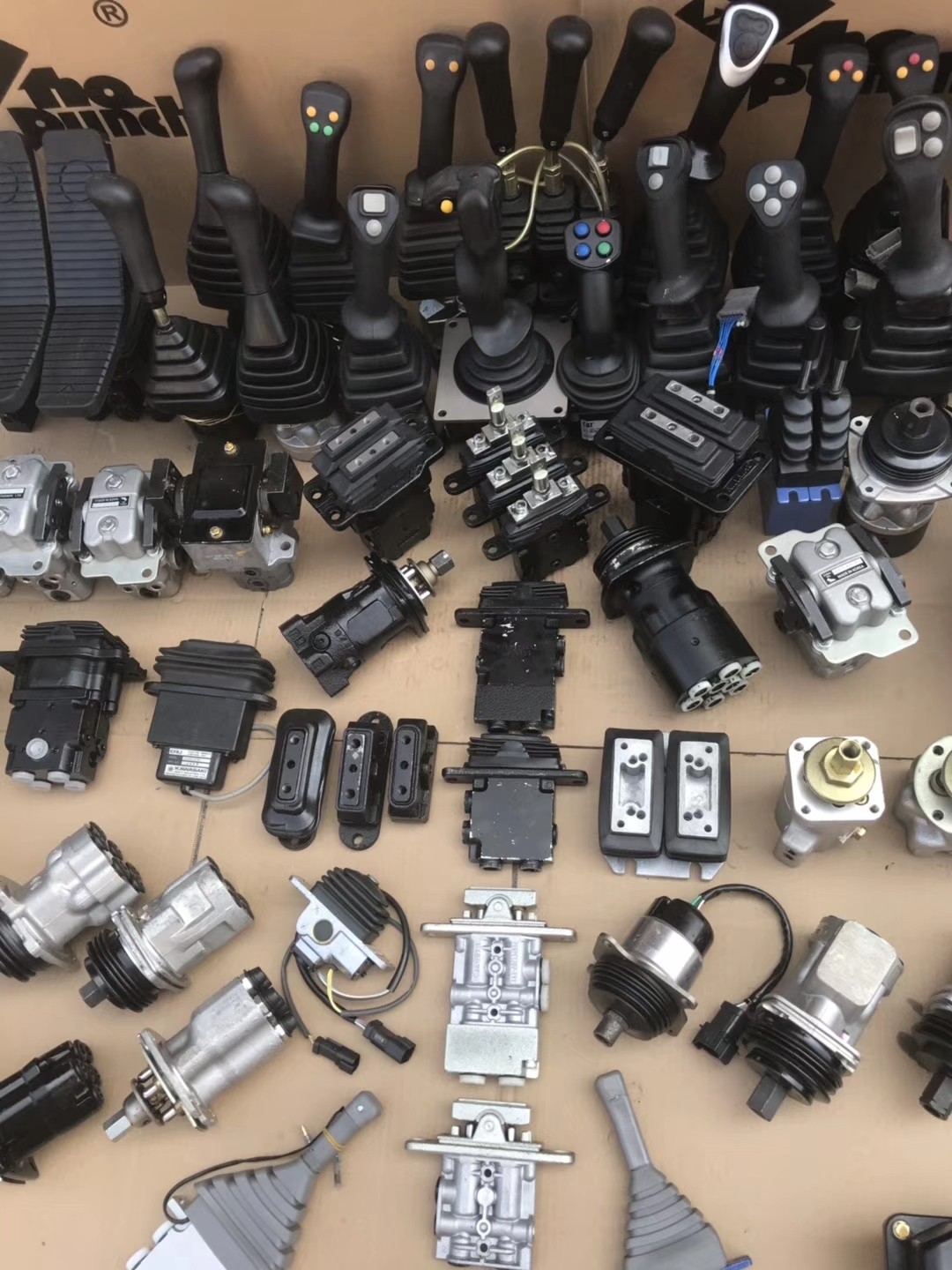 阿特拉斯 适用于卡特挖掘机 液压泵 脚踏阀 手柄 液压阀 分配阀