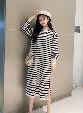 秋冬半高领针织连衣裙新款女学生韩版长袖宽松过膝开叉条纹打底裙