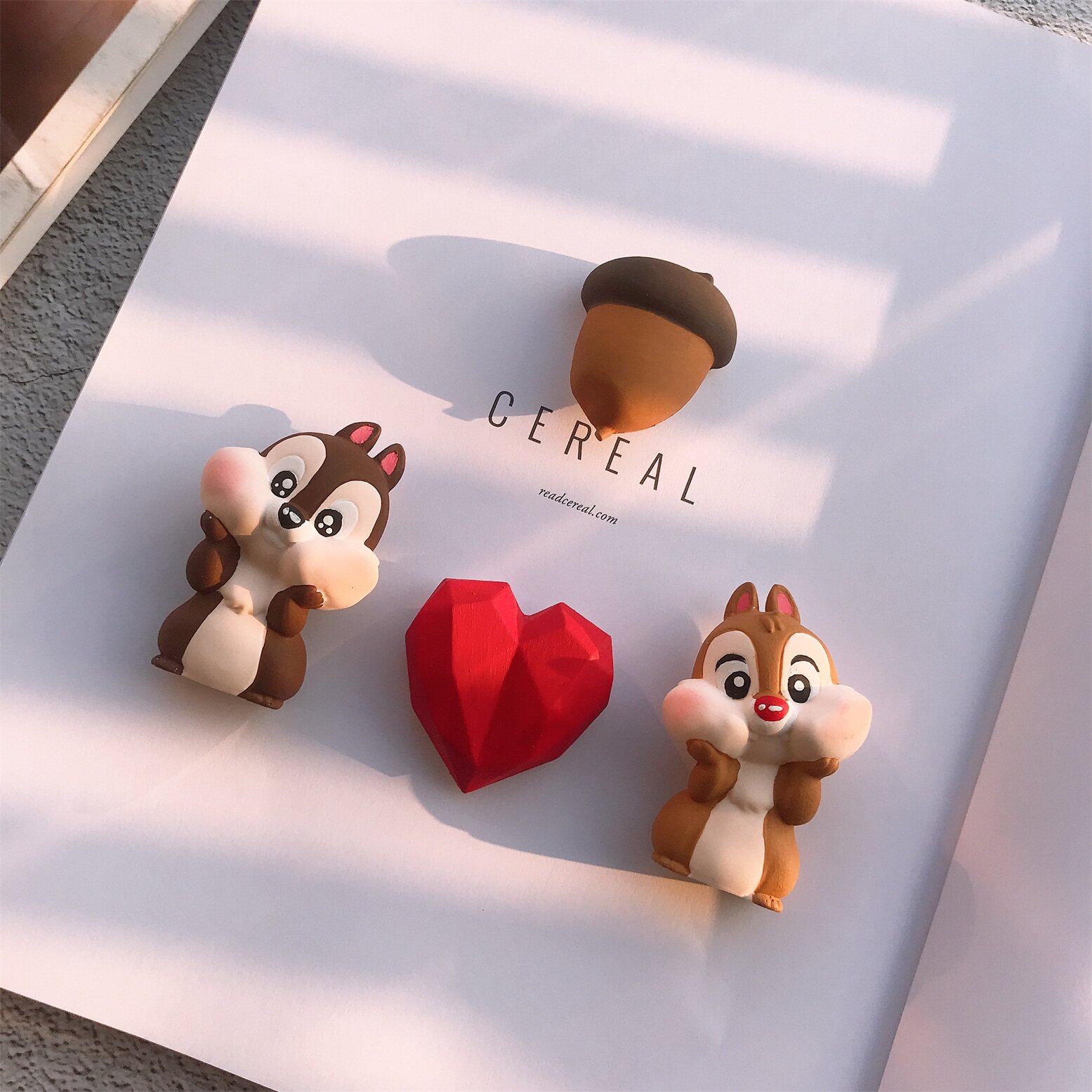 新款车载香薰石膏汽车装饰蒂蒂奇奇小松鼠出风口夹香氛扩香石淡香