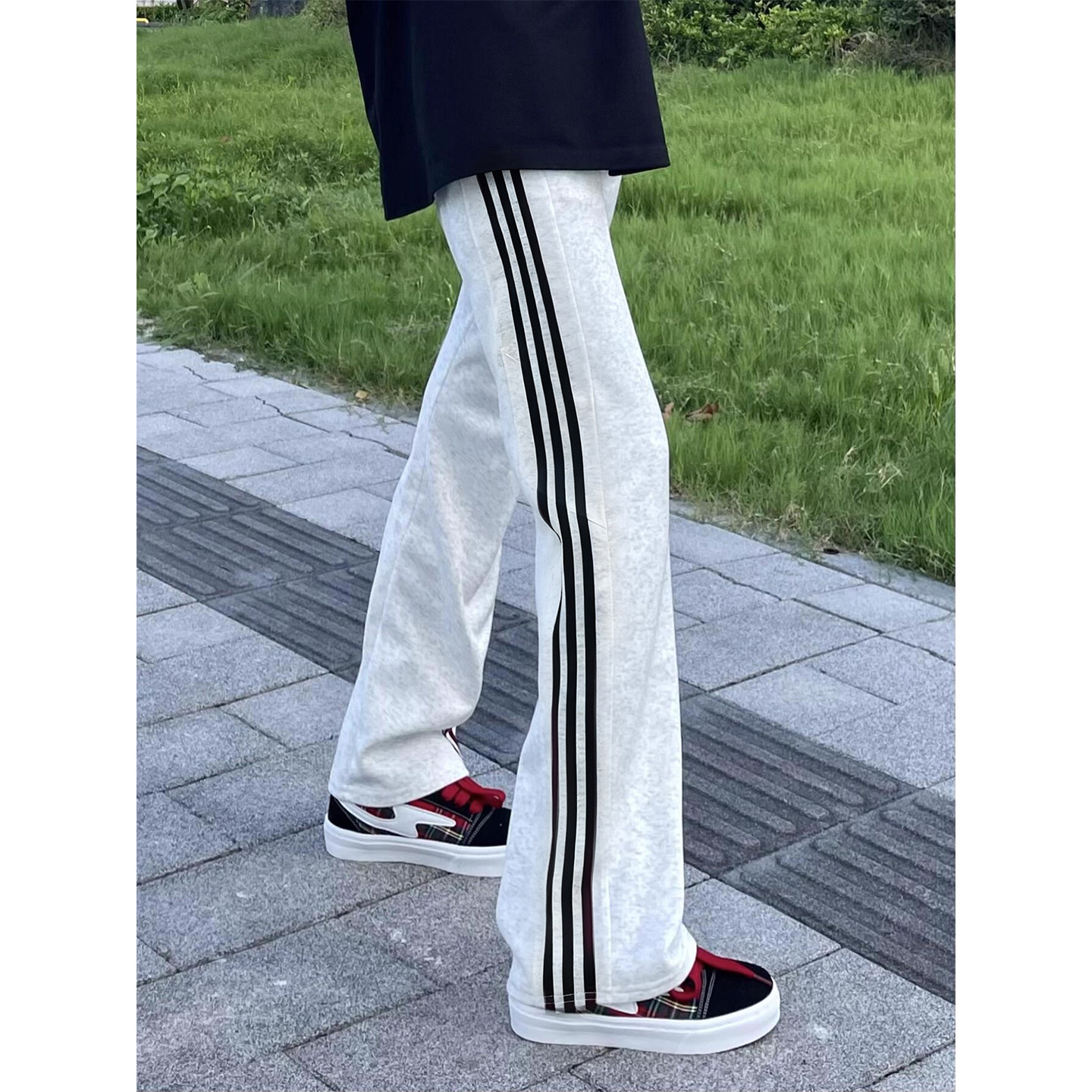 美式三条杠重磅弯刀微喇卫裤男图片