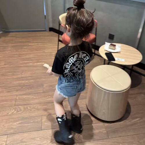 韩版女童套装2026夏薄款新款巨好看儿童黑色印花纯棉短袖牛仔短裤