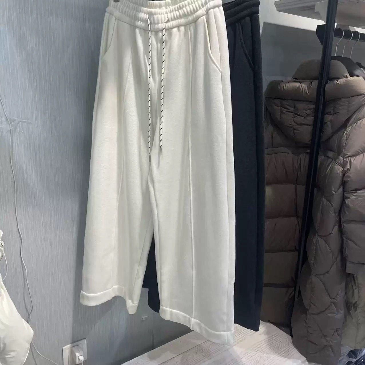 缤纷炫26085加绒松紧系带休闲裤女2025秋新款小个子弯刀裤,女装/女士精品,卫裤,淘宝优惠券,粉丝福利购,淘宝优惠卷