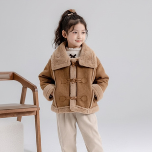 2025冬季新款女童洋气加绒外套儿童鹿皮绒皮毛一体牛角扣保暖上衣