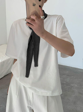 现货！极简白色圆领T恤拼接条纹丝巾2026年早春通勤韩系百搭上衣