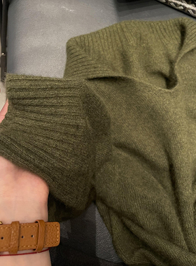 高质量墨绿色翻V领长袖宽松毛衣女冬季新款复古单穿小个子针织衫