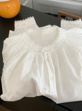 现货】vocal~心动一万次！2026春夏白色刺绣花边镂空衬衫圆领上衣