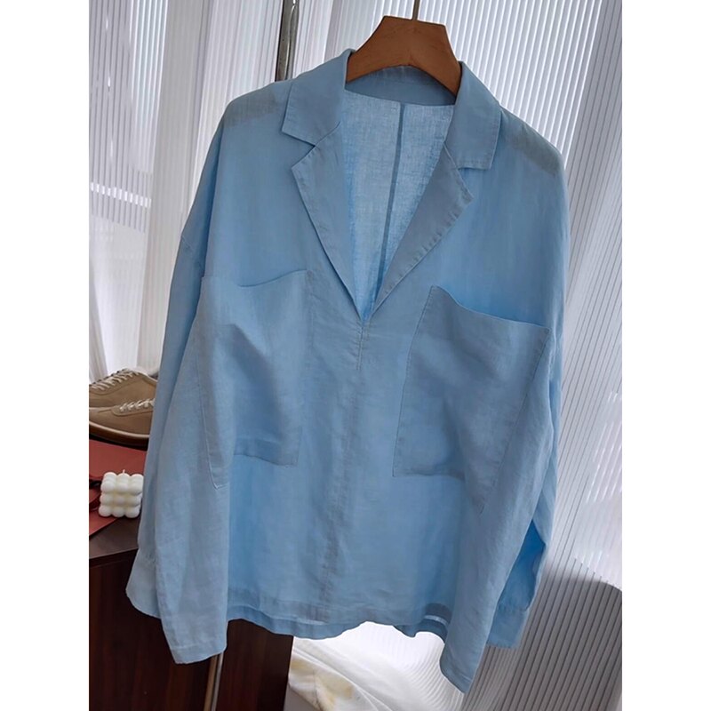 浅蓝色翻V领亚麻双口袋衬衫春季