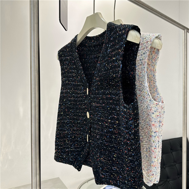 现货】一穿一个不吱声~2026早春V领马甲针织开衫彩色纱线开叉背心