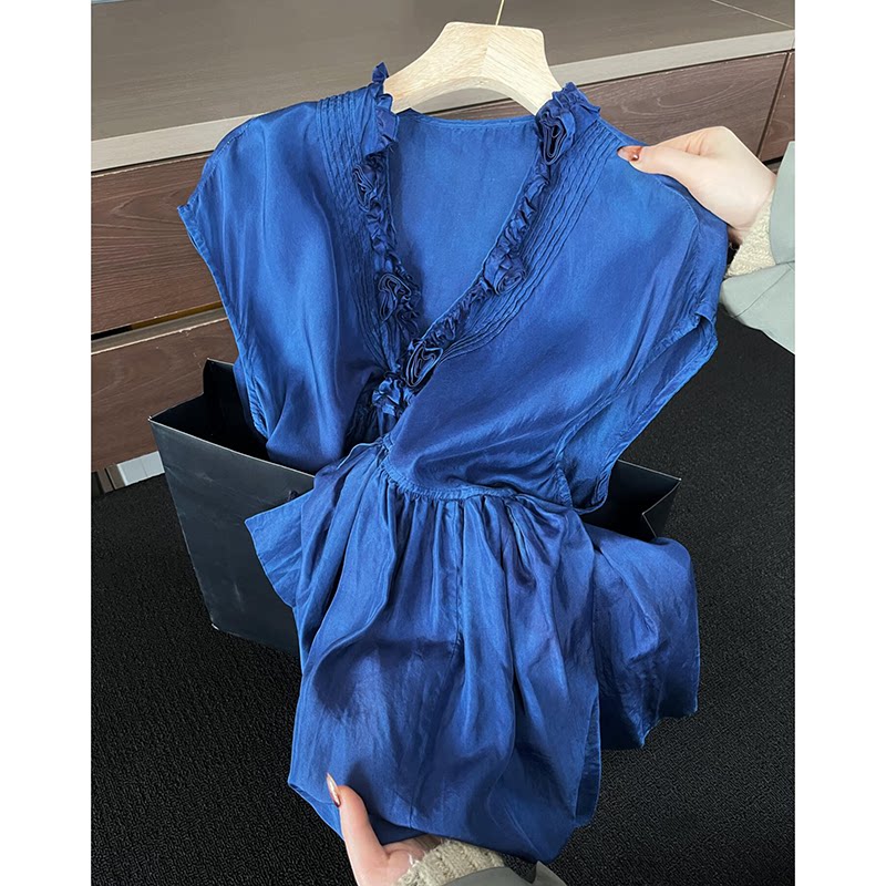 蓝色真丝花边领压褶下摆背心春季