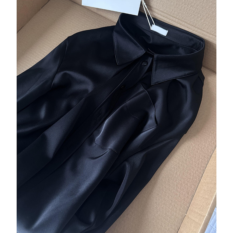 爆火の款！黑色冰丝缎面翻领排扣衬衫早春新款光泽感高级单穿上衣