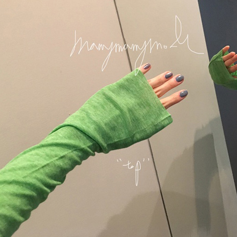 现货】2026早春推荐系列！薄款绿色圆领打底衫女修身显瘦叠穿上衣