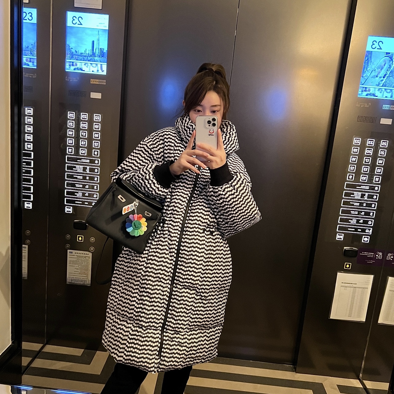 高端孕妇装中长款加厚加绒羽绒服