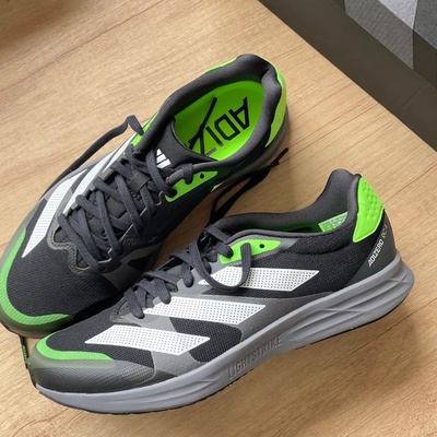 Adidas专业竞速训练跑鞋