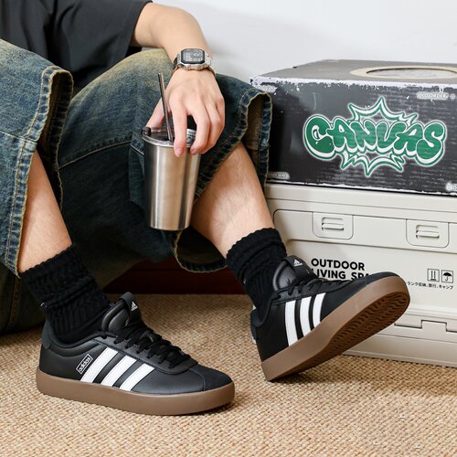 adidas运动休闲低帮板鞋