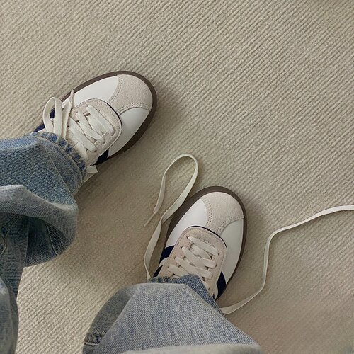 adidas运动休闲低帮板鞋