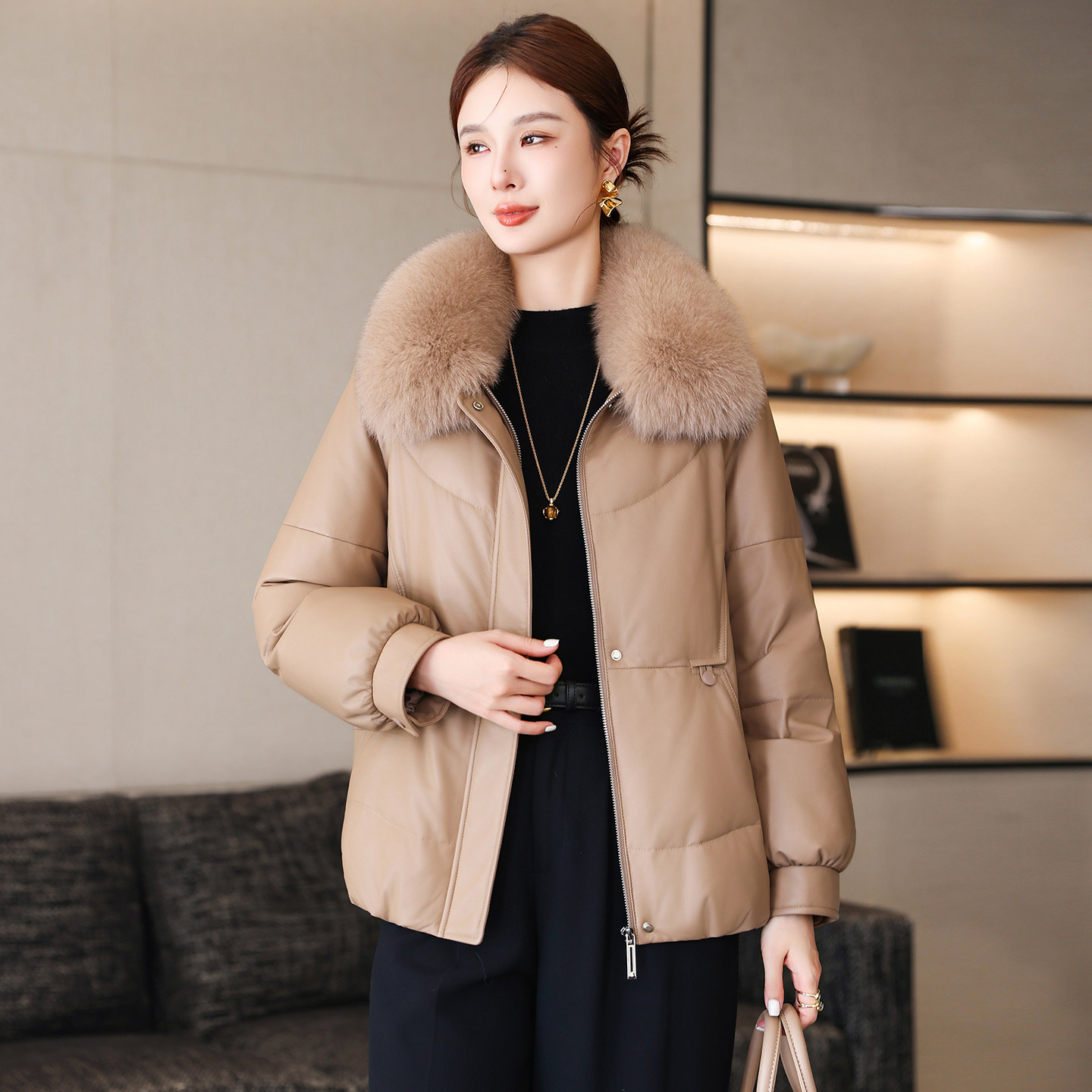 海宁真皮羽绒服皮衣女短款冬新款狐狸毛领加厚宽松绵羊皮妈妈外套,女装/女士精品,皮衣,淘宝优惠券,粉丝福利购,淘宝优惠卷