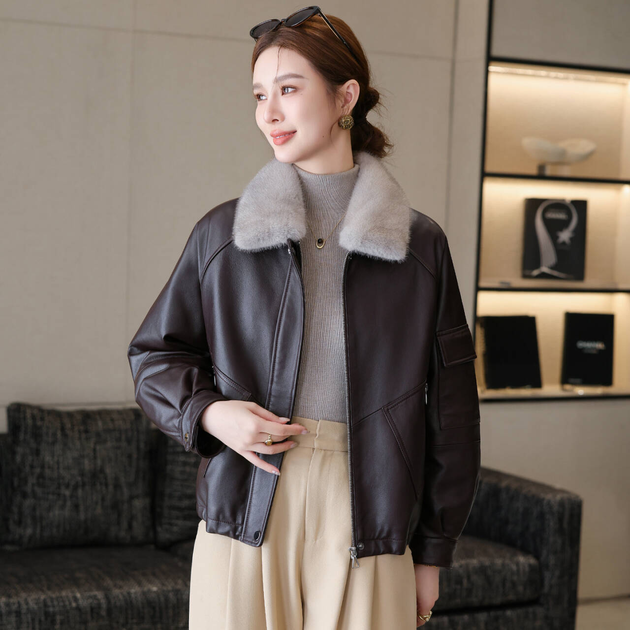 海宁真皮羽绒服女短款2025新款